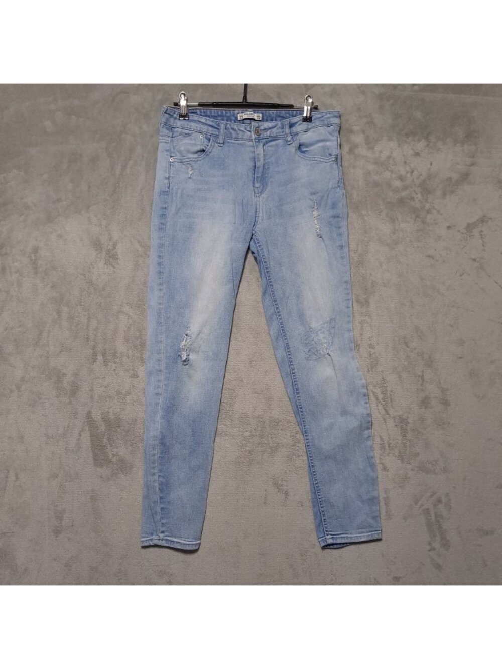 Pull & Bear 30"W Denim Jeans Blue Light Wash Mid Rise Casual Style